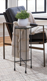 Luxury Living Gallery - Ashley Furniture - Newgoren Accent Table - Accent Table / Clear/Black - A4000631