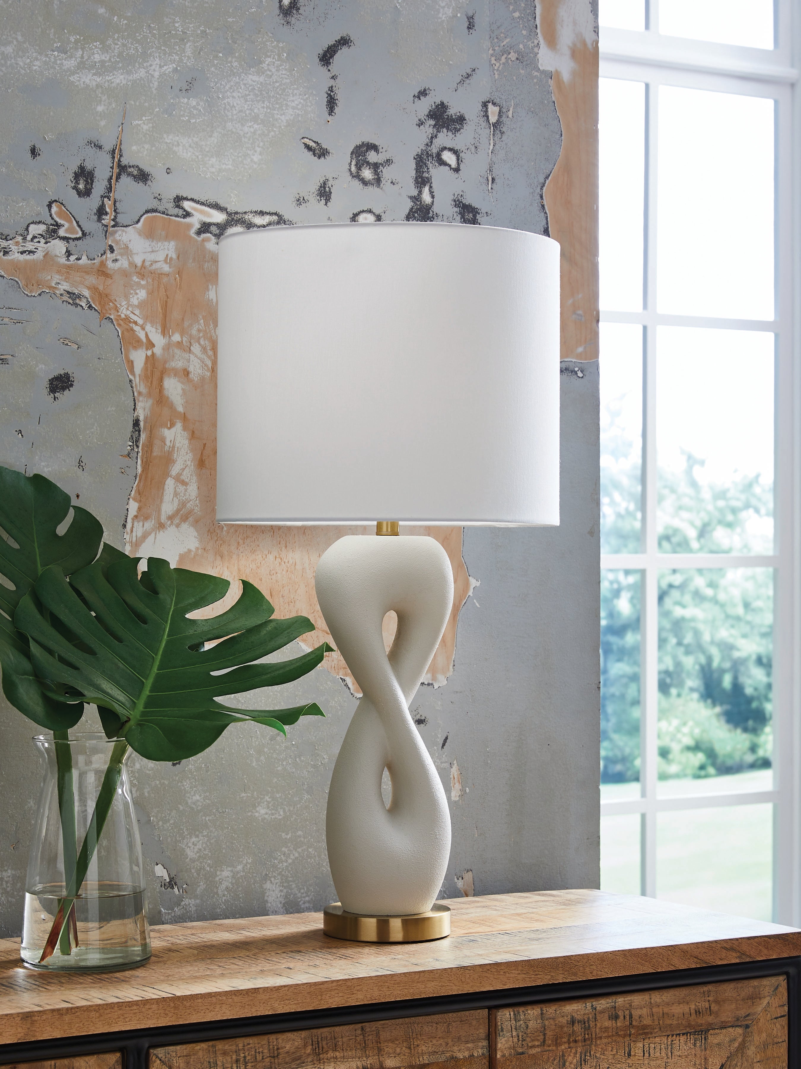Luxury Living Gallery - Ashley Furniture - Judrich Lighting - Poly Table Lamp (1/CN) / White/Gold Finish - L236024