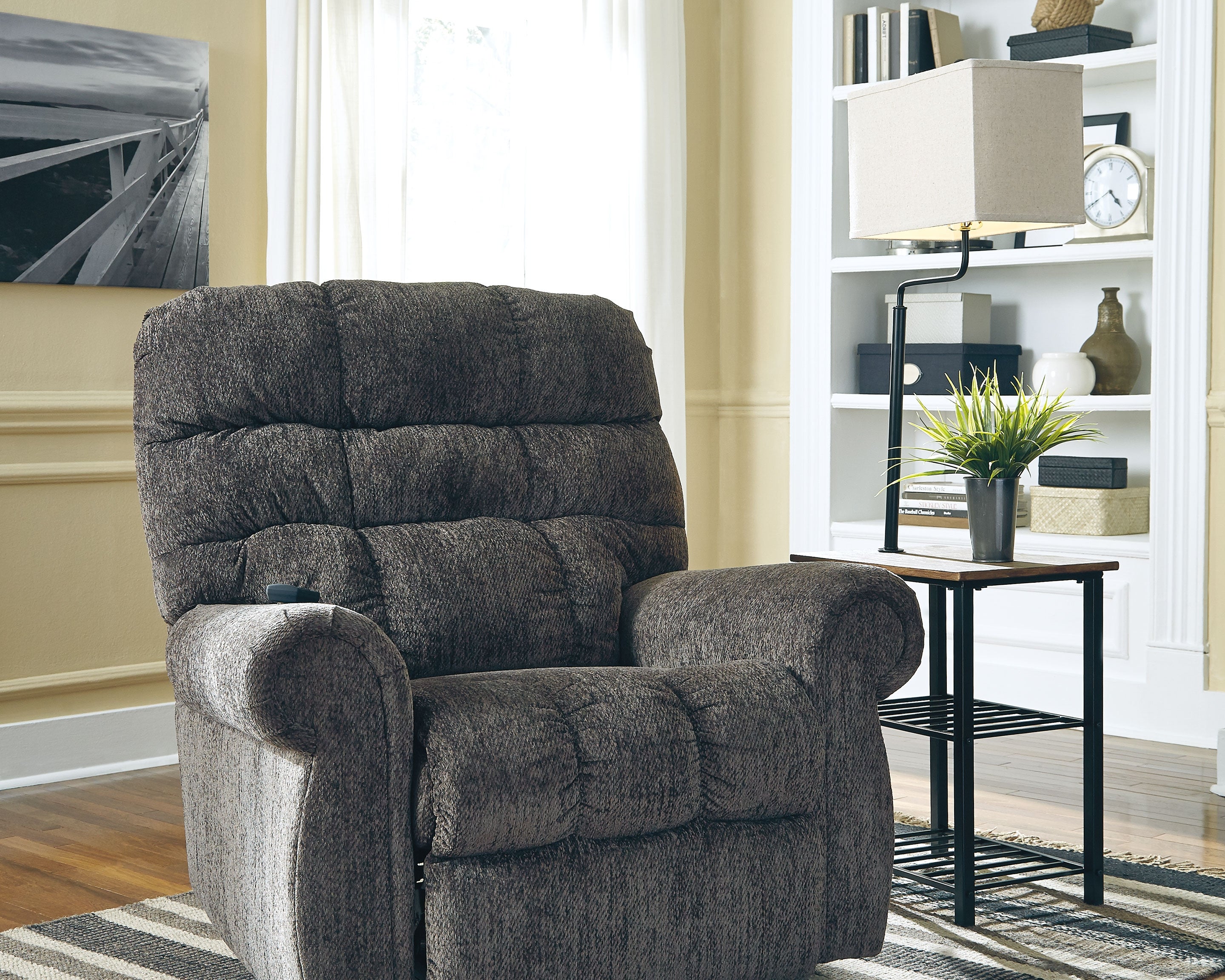 Luxury Living Gallery - Ashley Furniture - Shianne Lighting - Metal Tray Lamp (1/CN) / Black - L734031