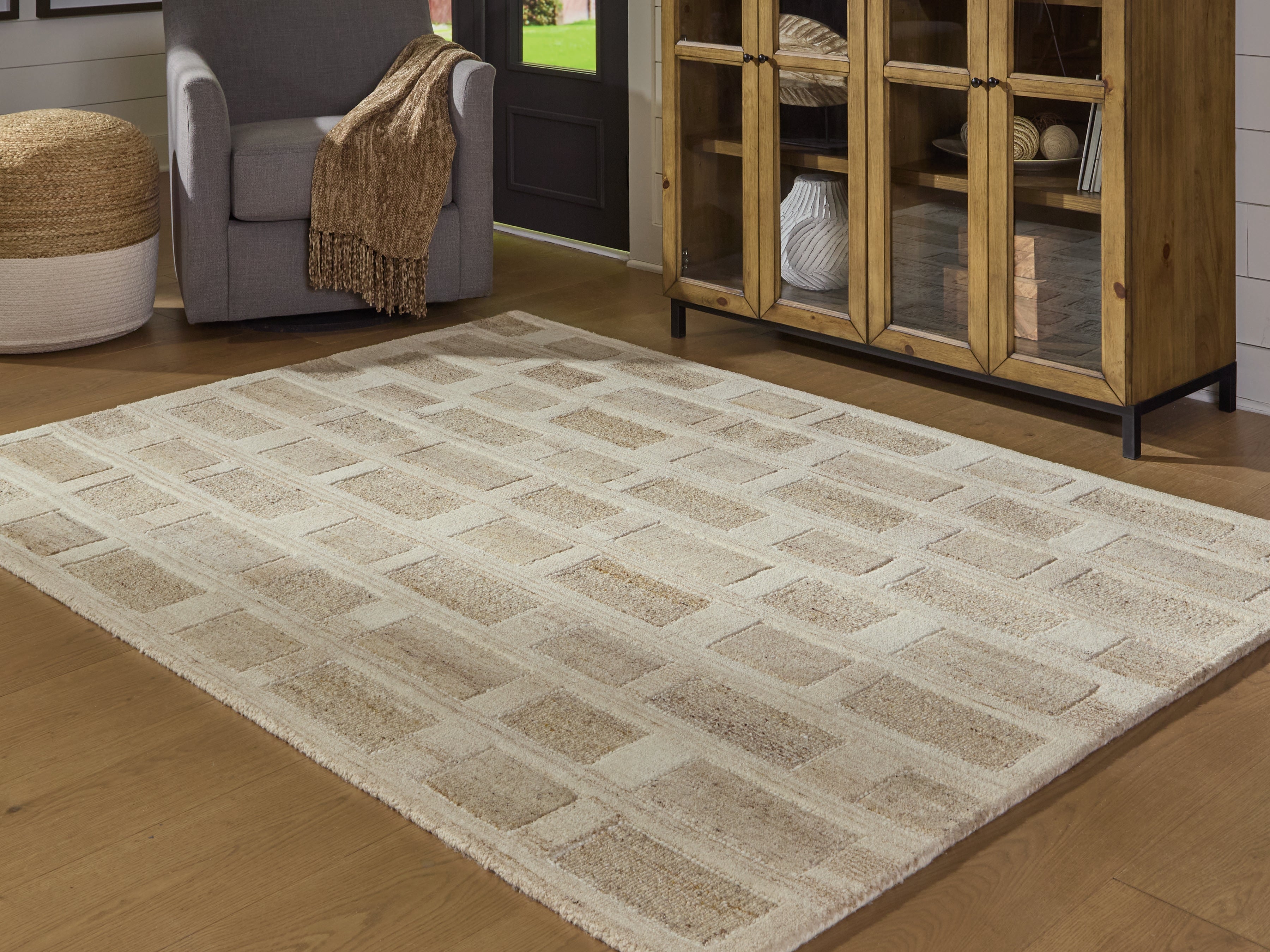Luxury Living Gallery - Ashley Furniture - Lisgrove Rug - 5' x 7' Area Rug / Tan/Brown/White - R407712