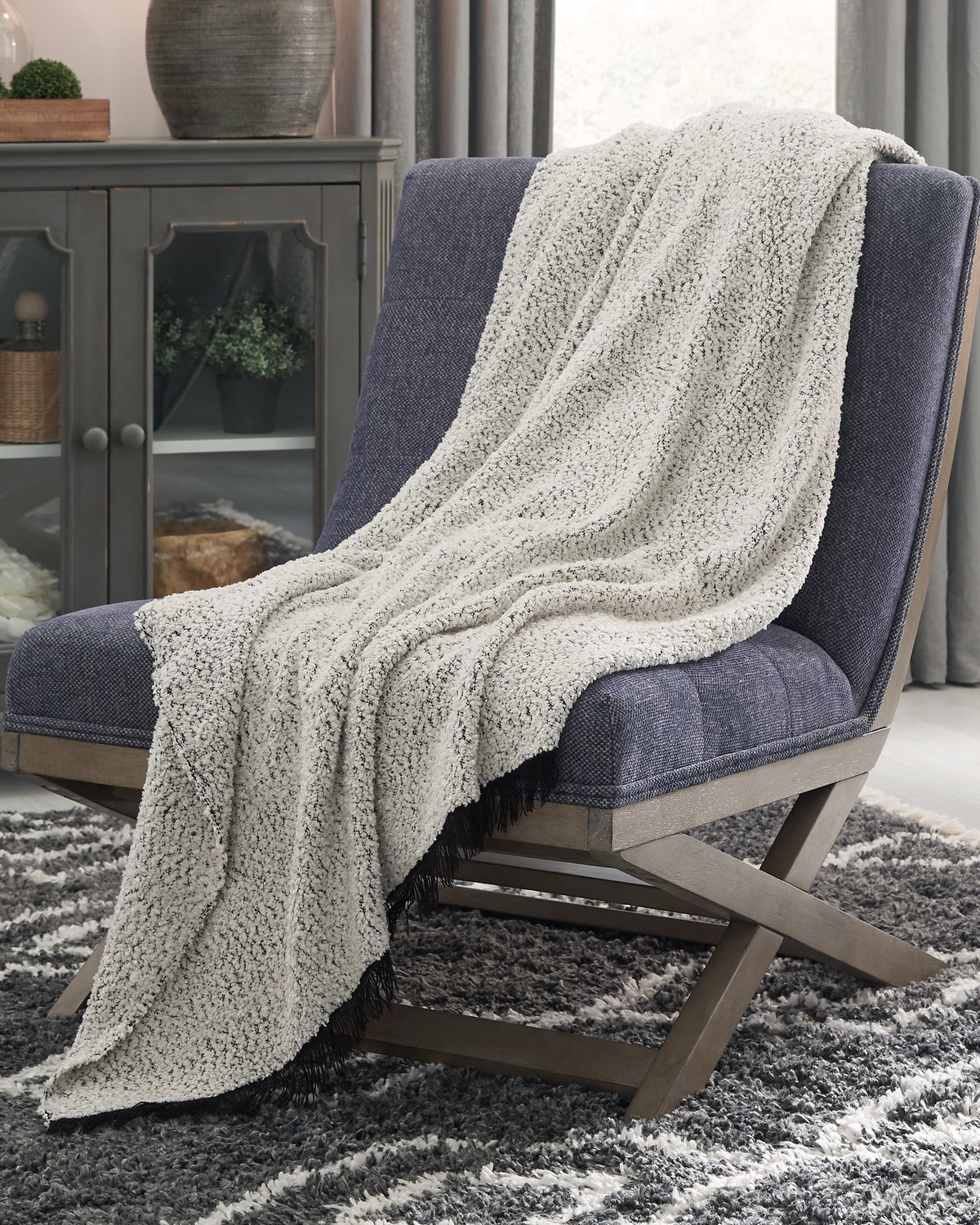 Luxury Living Gallery - Ashley Furniture - Leonita Throw - Throw / Black/White - A1000769T