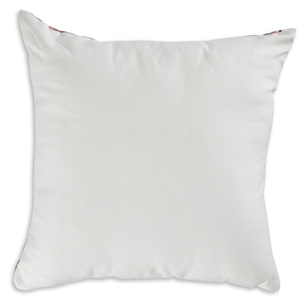 Kennick Pillows