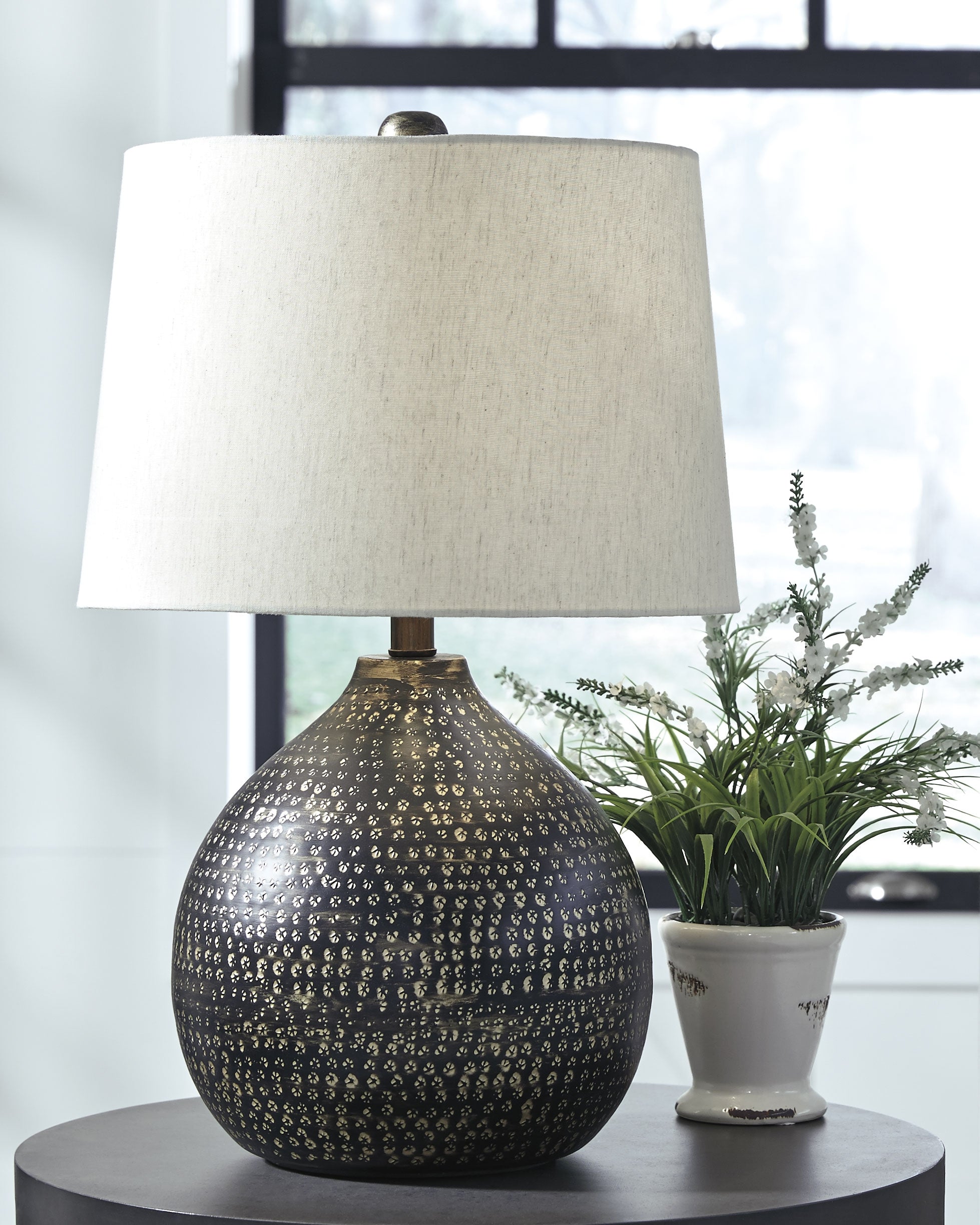 Luxury Living Gallery - Ashley Furniture - Maire Lighting - Table Lamp (Set of 2) / Black/Gold Finish - L207294X2