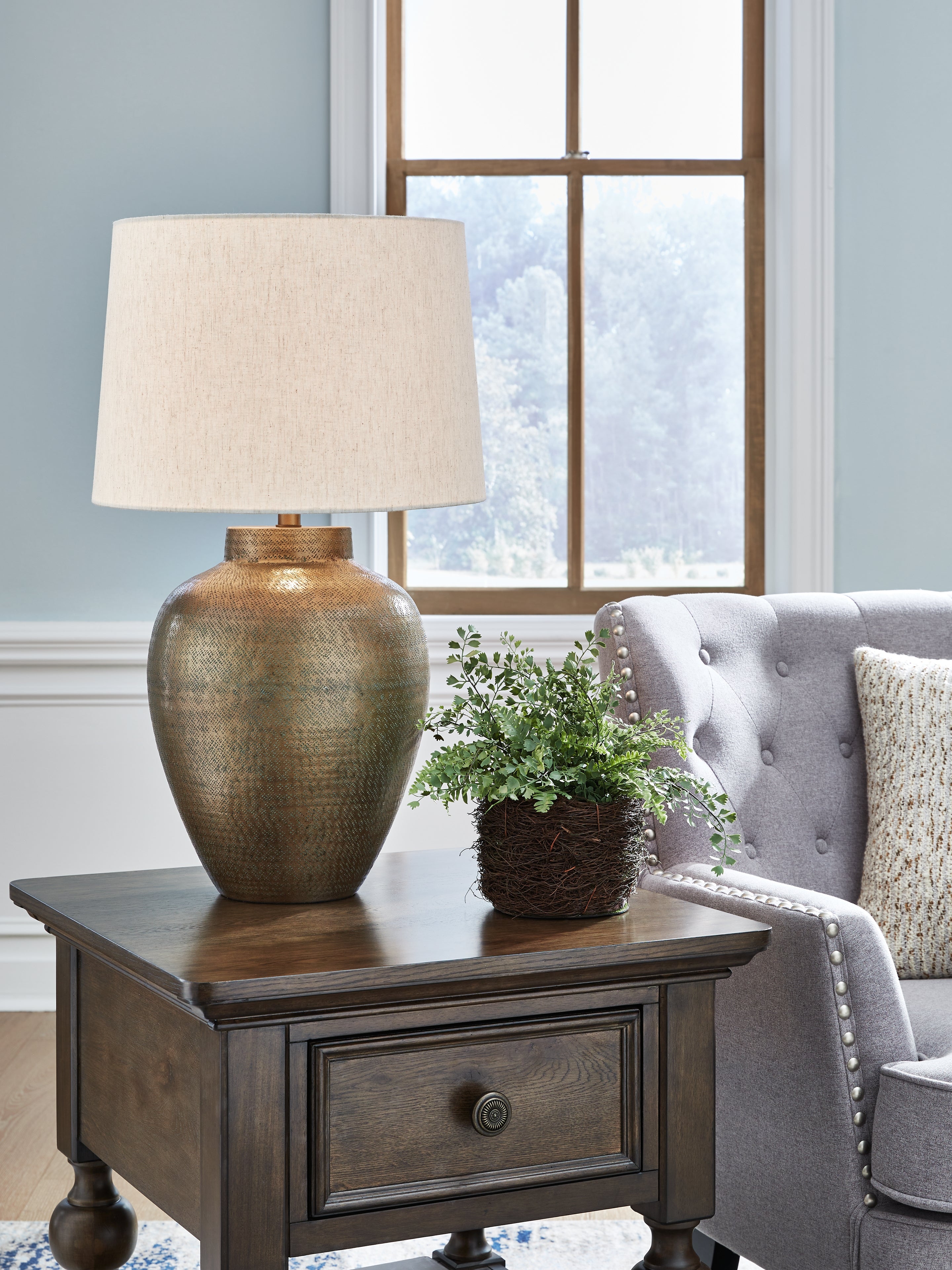 Luxury Living Gallery - Ashley Furniture - Madney Lighting - 2-Piece Lamp Set / Antique Gold Finish - L207494X2