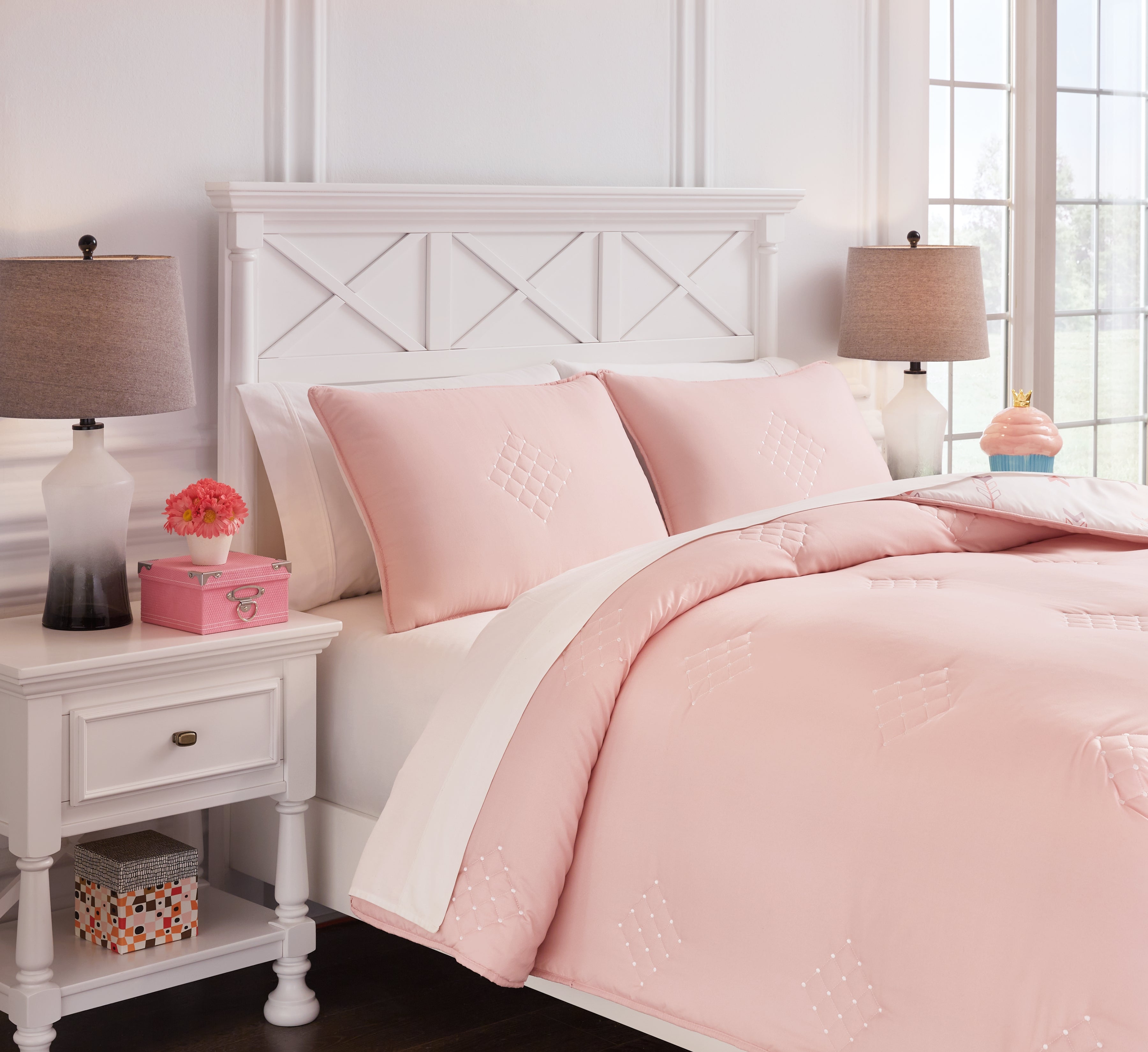 Lexann Comforter Sets