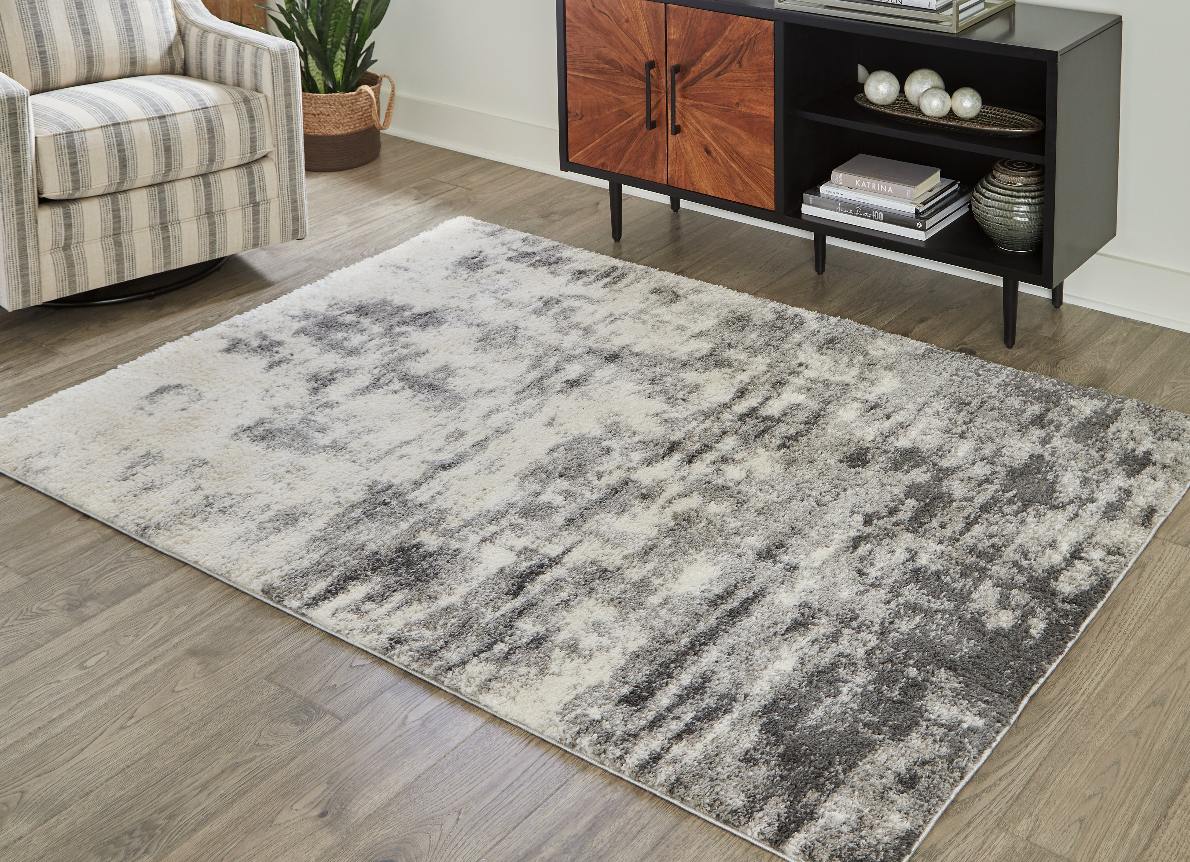 Luxury Living Gallery - Ashley Furniture - Gerdie Rug - 5'3" x 7'3" Rug / Cream/Gray - R404992