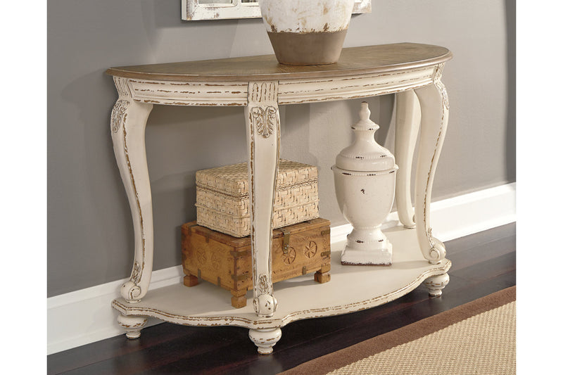 Realyn Sofa Table